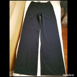 Lululemon Size 2 groove wide pant